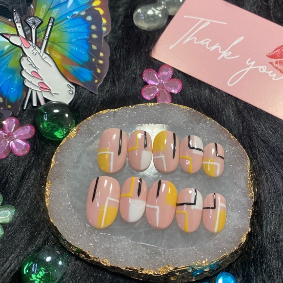 Totally Abstract Press On Nails - Picture 6 of 6